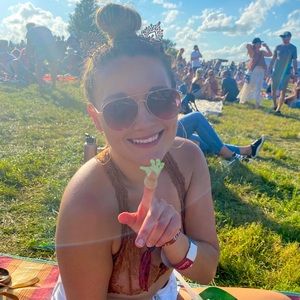 Meet your Posher, Ashley